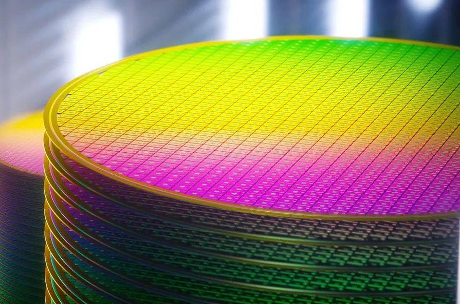 Contra-argumento: A TSMC detém uma quota de 71% do mercado global de fundição de wafer, e a procura