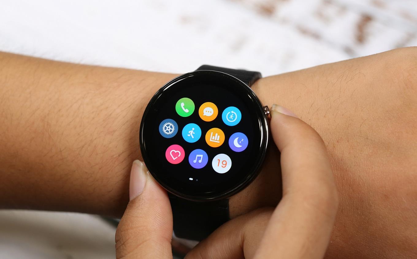O mercado global de dispositivos de pulseira wearable continua a crescer, com envios que atingiram 5